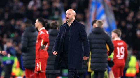 Britse media schetsen doemscenario voor Arne Slot na drama met Liverpool: 'Dat wordt een loodzware strijd'