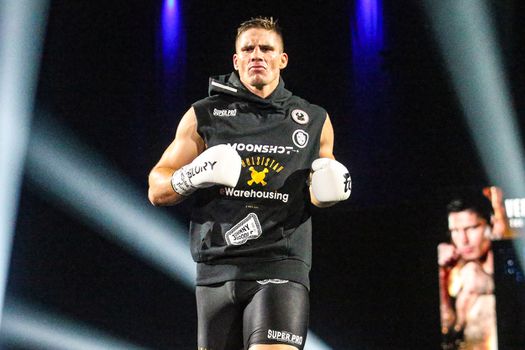 Rico Verhoeven opent nieuwe kickboksclub in Rotterdam: 'We maken elkaar beter'