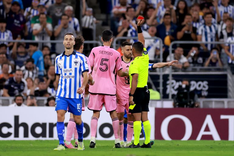 Jordi Alba verliest zijn hoofd en krijgt rood bij uitschakeling Inter Miami