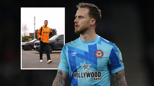Nederlandse keeper trekt aandacht in Engeland met liefdevolle actie in iconisch shirt