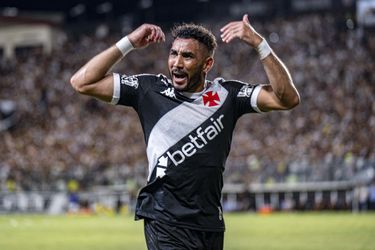 Franse voetballer beticht van seksschandaal: 'Hij dwong mij urine te drinken'