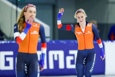 Olympisch kampioene Marijke Groenewoud springt ver van huis op fiets met ex-topschaatsster