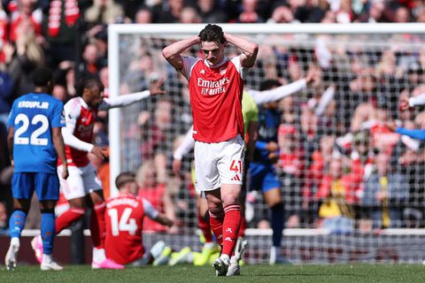 Arsenal struikelt pijnlijk tegen Bournemouth, titelstrijd in Engeland weer volledig open