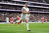 Micky van de Ven door Tottenham-fans verkozen tot Speler van het Jaar