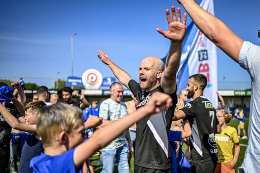 Spakenburg wint tweede divisie en is de beste amateurploeg van Nederland