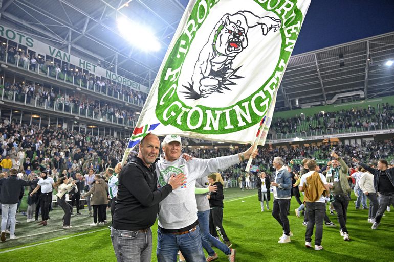 Dick Lukkien haalt opgelucht adem na promotie met Groningen: 'Heel blij dat we niet naar Breda hoeven'