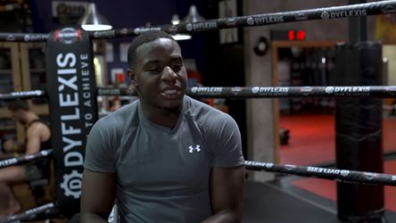 Michael Boapeah is 'Koning van Den Haag' na waanzinnig gevecht op Glory 92