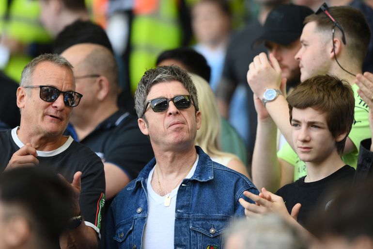 Manchester City-fans zorgen voor verbaasde blik bij Oasis-zanger Noel Gallagher
