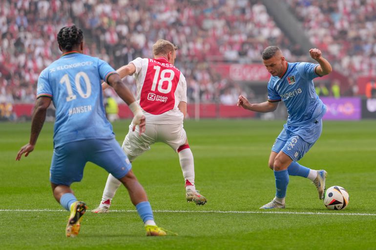 LIVE Eredivisie | Ajax voelt hete adem van PSV in de nek na bizarre overwinning in Rotterdam: Remko Pasveer weer onder de lat