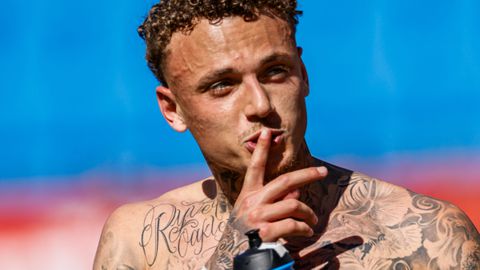 Veelbesproken Noa Lang toont zich kwetsbaar na provocaties bij Feyenoord: 'Dat is een groot litteken'