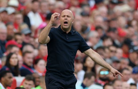 Arne Slot en kampioen Liverpool lijken naar bijzonder record te kunnen fluiten na comeback Arsenal