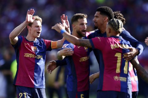 Frenkie de Jong wil 'niet te vroeg juichen' en laakt arbiter ondanks Clásico-zege: 'Straks word ik nog geschorst'