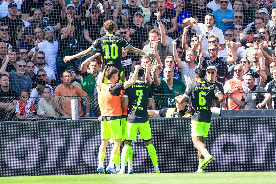 PSV'er Noa Lang verpest kampioenfeest van geliefd Ajax na krankzinnig duel in De Kuip