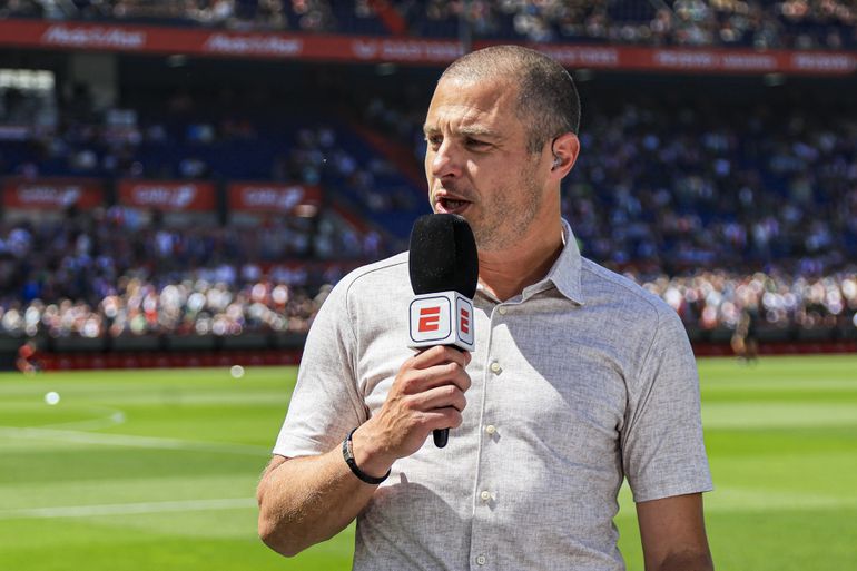 Grote verbazing over PSV en Ajax na krankzinnige speelronde in de Eredivisie: 'Alles liep zoals het moest lopen'