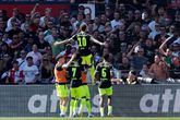 Veelbesproken Noa Lang had onderonsje met Danny Makkelie na heftige spreekkoren bij Feyenoord: 'Dat zei ik tegen hem'