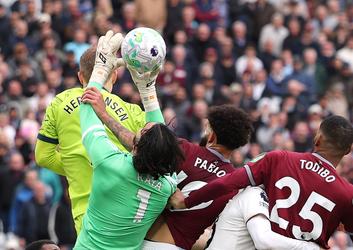 'Grootste VAR-moment ooit' in Premier League wekt woede en onbegrip: tegenstander Arsenal dient klacht in