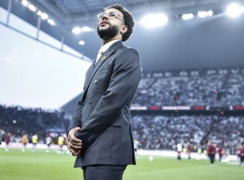 Oranje-topscorer Memphis Depay lijkt overstag te gaan over toekomst: 'Het salaris zal anders zijn'