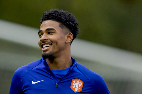 Ian Maatsen opgeroepen als vervanger Frenkie de Jong voor EK