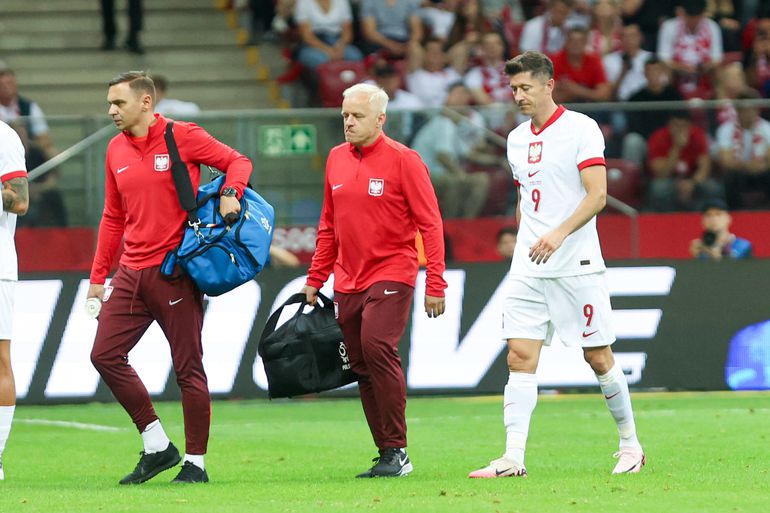 Poolse bondscoach verwacht dat blessure Robert Lewandowski meevalt: 'Paar dagen'