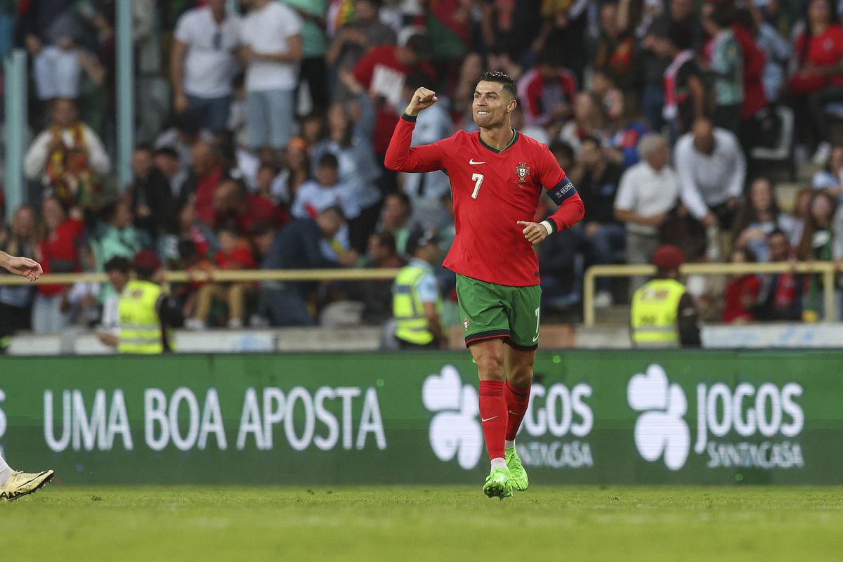Portugal is mét van vakantie teruggekeerde Cristiano Ronaldo klaar voor EK, goudhaantje scoort meteen