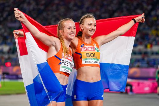 'De tranen komen straks wel': Femke Bol en Cathelijn Peeters glunderen na goud en brons op 400 meter horden