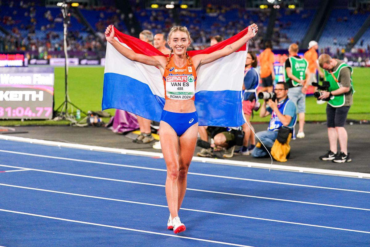 'Dit is onbeschrijfelijk': verrassend zilver voor Diane van Es op 10.000 meter op EK atletiek