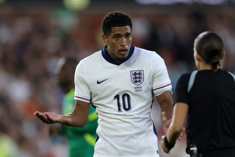 'Agressieve' topvoetballer Jude Bellingham krijgt waarschuwing: 'Zelfs mijn moeder ziet die kant van hem niet'