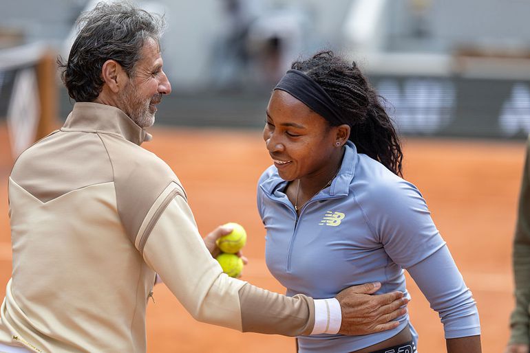Controversiële coach doet opmerkelijke uitspraak over vrouwentennis: 'Er is maar één grote ster'