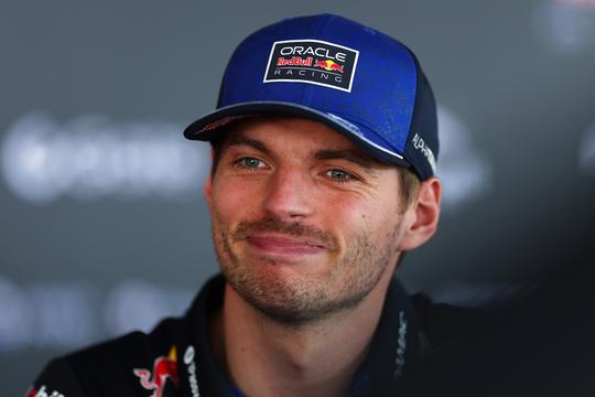Helmut Marko geeft 'rolmodel' Max Verstappen groot compliment: 'Zo heeft zijn vader hem opgevoed'