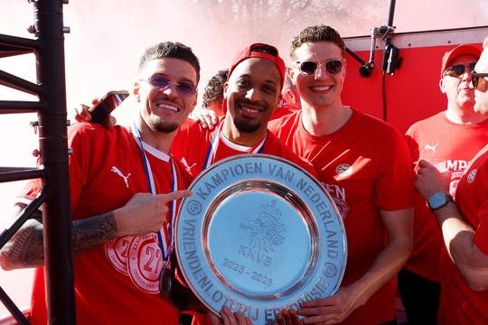 PSV-voetballer deelt vlak voor start van WK voetbal geweldig privénieuws