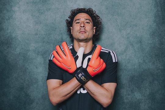 Bekende keeper Mexico pakt eerder dan Lionel Messi en Cristiano Ronaldo bizar record op WK voetbal