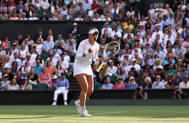 Barbora Krejcikova knokt zich naar eerste finale Wimbledon na comeback tegen Elena Rybakina