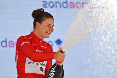 Lotte Kopecky maakt einde aan vervelende reeks in Giro: 'Dit was één van de beste lead-outs ooit'