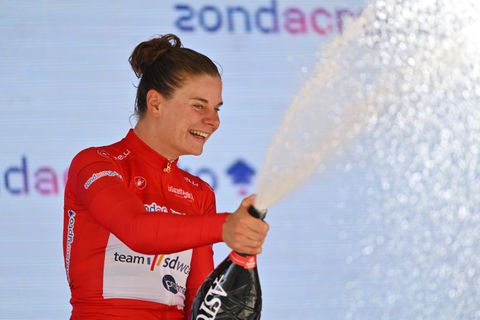 Lotte Kopecky maakt einde aan vervelende reeks in Giro: 'Dit was één van de beste lead-outs ooit'