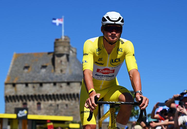 LIVE Tour de France | Wat kan geletruidrager Mathieu van der Poel in etappe met emotionele waarde?