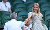 Beroemde vriendin van toptennisser rekent af met kritiek bij Wimbledon: 'Dan is dat maar zo'
