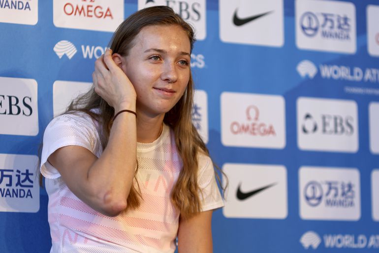 Topatlete Femke Bol onder de indruk van afscheid nemende legende: 'Daar kijk ik tegenop'