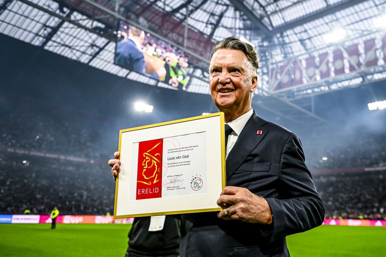 Louis van Gaal is jaloers op voormalig Ajax-trainer Francesco Farioli: 'Ze riepen alleen maar Johan Cruijff'