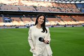 Betoverende presentatrice (34) belandt in rel vanwege 'vulgaire' outfit: 'Daar scheelt het in Italië aan'