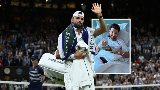 Toptennisser laat vanuit ziekenhuis van zich horen na Wimbledon-exit: 'Een van de pijnlijkste momenten'