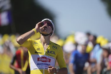 'Robots' drijven Mathieu van der Poel tot waanzin in Tour de France: 'Ik vraag me af hoe ze dat doen'