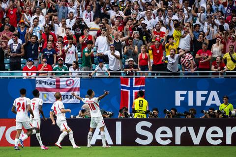 Geniale Jude Bellingham pakt heldenrol op WK voetbal en schiet Engeland naar halve finale