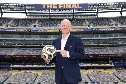 Omstreden FIFA-baas Gianni Infantino denkt aan enorme verandering voor WK 2030: 'Elk land moet kunnen dromen'