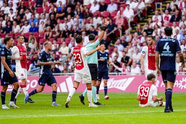 Is dit een rode kaart bij Ajax - sc Heerenveen? 'Ik snap het niet'