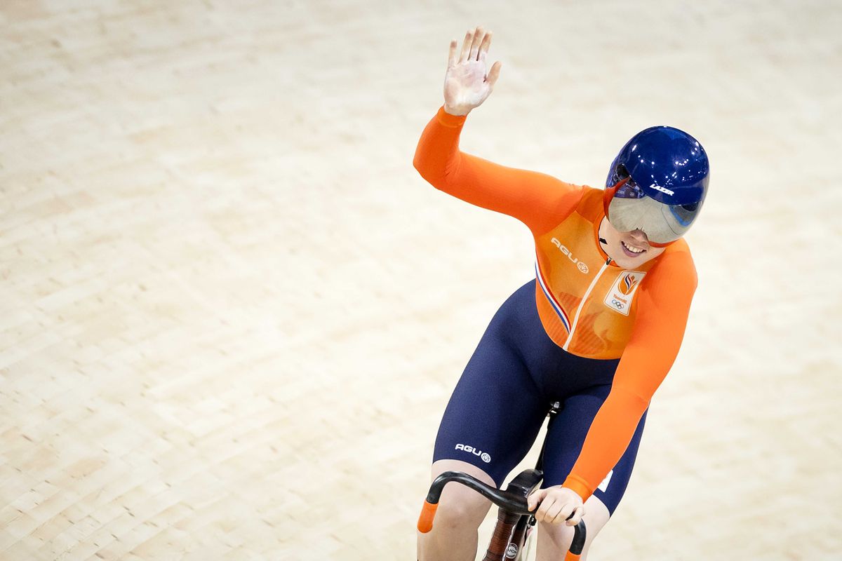 Moegestreden Hetty 'Rakettie' van de Wouw eindigt op de sprint net buiten  de medailles in Parijs | Sportnieuws.nl