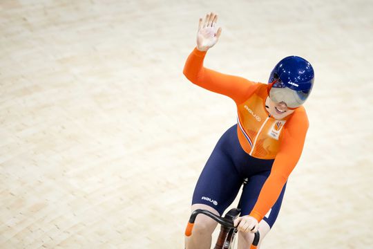 Moegestreden Hetty 'Rakettie' van de Wouw eindigt op de sprint net buiten de medailles in Parijs