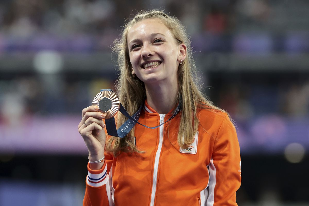 Het prijzengeld voor Femke Bol na goud, zilver en brons op Olympische Spelen: lekkere bonus