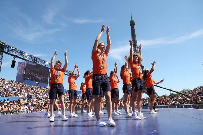 Geen platte kar, maar druk programma: zo 'vieren' de gouden olympiërs van TeamNL de komende dagen feest in Nederland