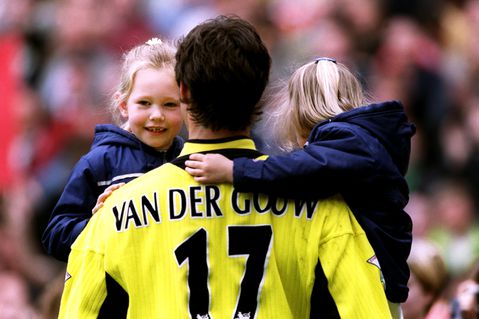 Nederlandse ex-voetbalvrouw (58) weigerde vroege profdroom van zoontje: 'Voelde niet goed'