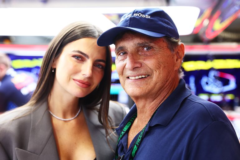 Kelly Piquet (vriendin Max Verstappen) viert bijzondere dag met bekende vader: 'Je bent super'